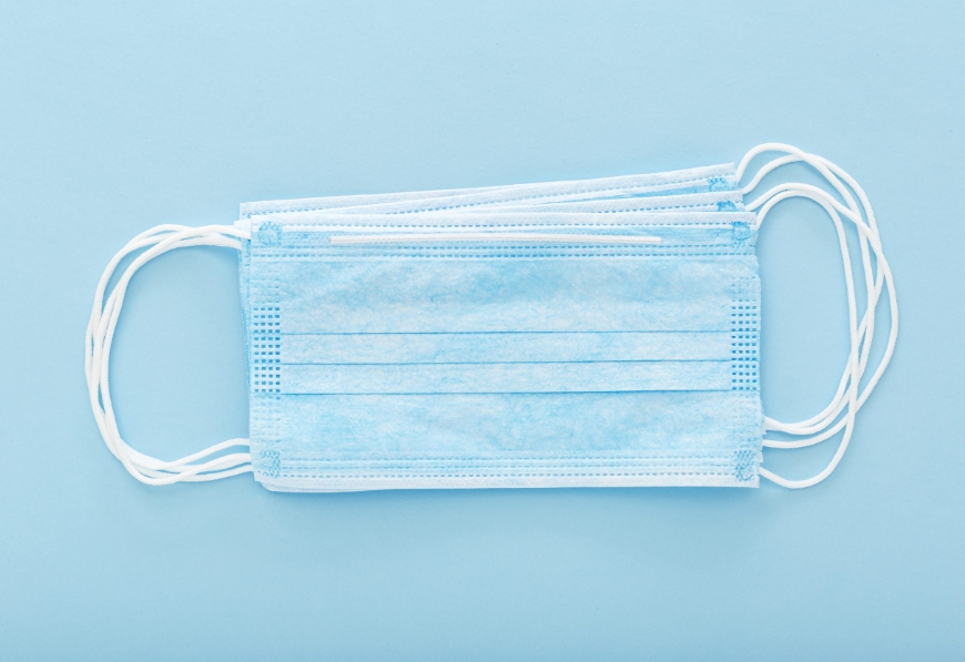 Маска мед.3-х слойная с фиксатором на резинке цв.голубой /КИТ/ (уп.50шт/3000шт)*